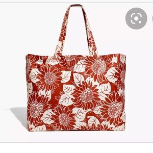 NWOT Reusable Shopping Tote w/ Travel pouch